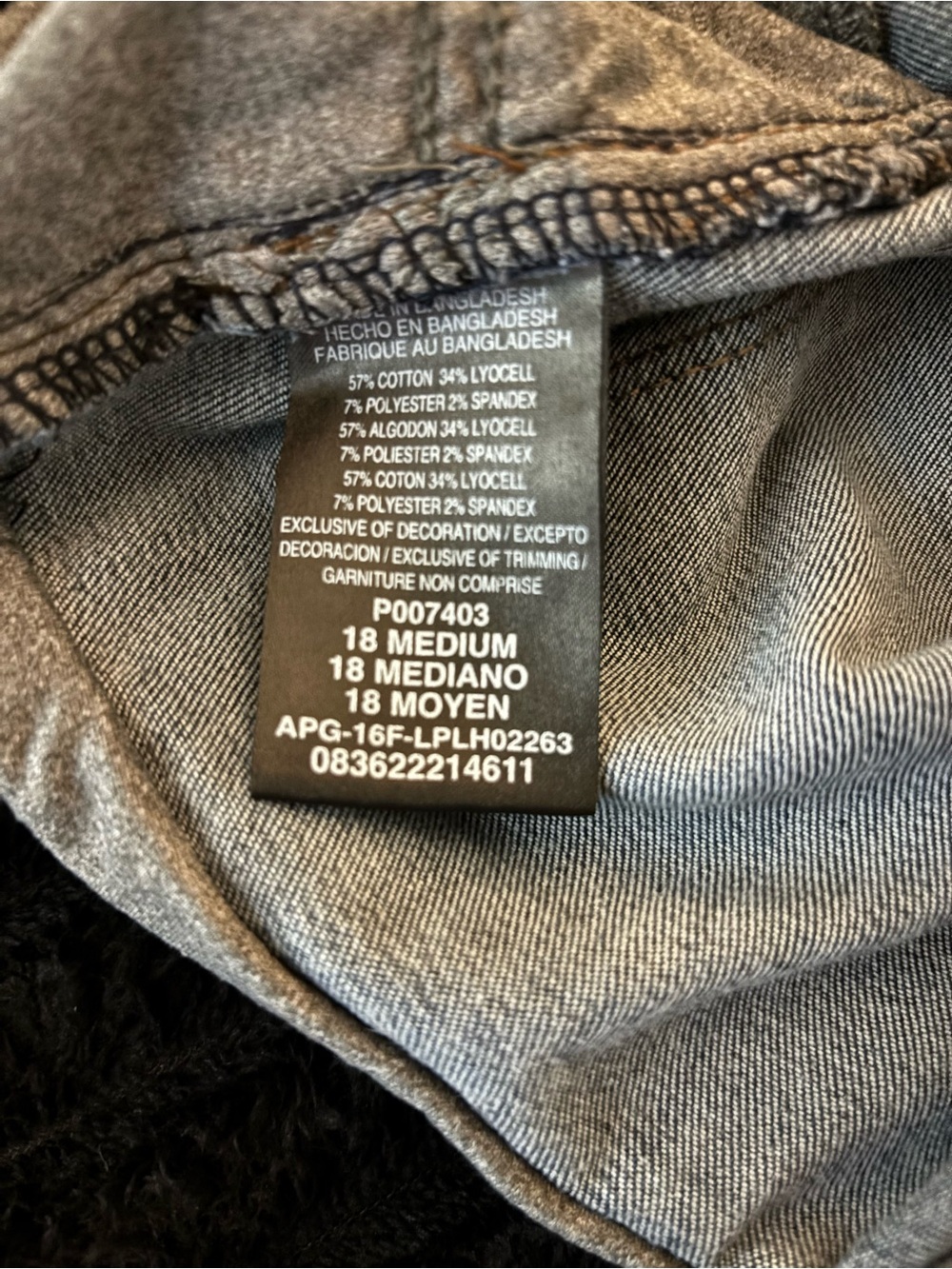 Lee Women's Straight Leg Jeans in Dark Blue Wash - Picture 3 of 6